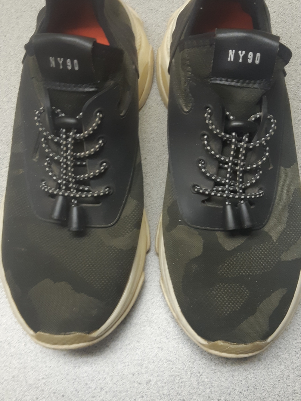 Women's Steve Madden NY90 Camouflage Olive Sneakers Size 7.5 Pre-loved Condition
